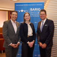 Wir bedanken uns bei Mario Rupflin (l.) und Kristina von Witzleben (m.) vom Hilton Frankfurt Airport Hotel für die Ausrichtung des Events.