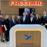 © BARIG e.V.: BARIG Chairman and Executive Director Michael Hoppe (fifth from the left) and the team of Freebird Airlines are looking forward to the exchange. Personal meeting at the ITB Berlin 2026, the world’s leading travel trade fair.